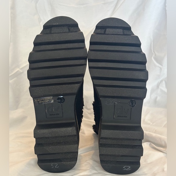 Dolce Vita Faux Fur Winter Platform Boots - Picture 2 of 4